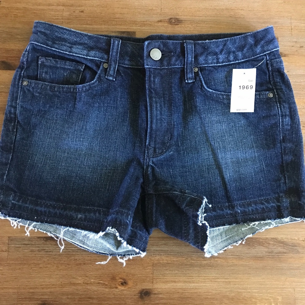 🌼SALE🌸 Gap Slim Cut Off Shorts